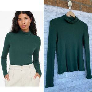 La causa green rib tutleneck sweater size medium